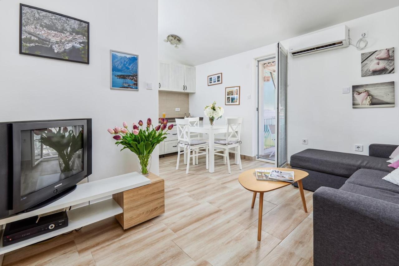 Apartment Plagenti With Sea View Kotor Exterior foto